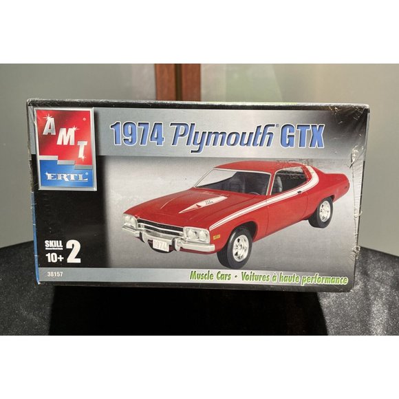 AMT 1974 Plymouth GTX Muscle Car 1:25 Plastic Scale Model NEW In Sealed Box 2004 - Picture 4 of 4